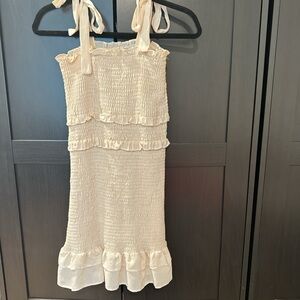 Cram crepe ruched stretchy midi dress with tie sleeves. Size: S
